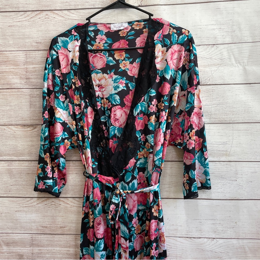 VINTAGE VANITY FAIR FLORAL LONG GOWN AND ROBE SET WITH BLACK LACE YTIM - Picture 11 of 12